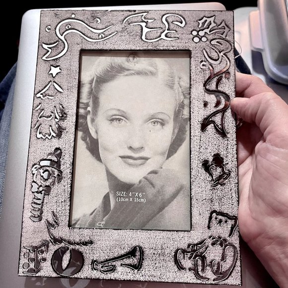 Other - 🎉HP!🎉Christmas Metal Photo Frame 4 x 6